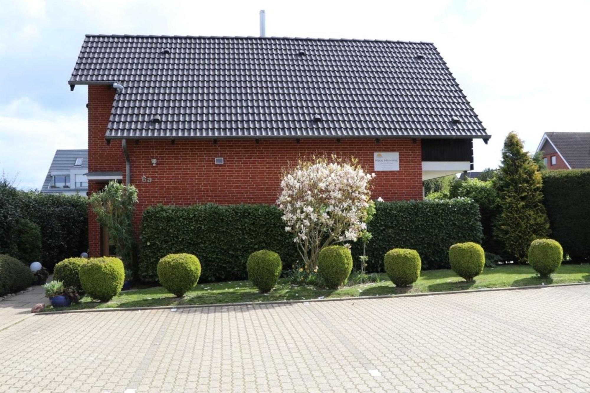 11 Apartment *